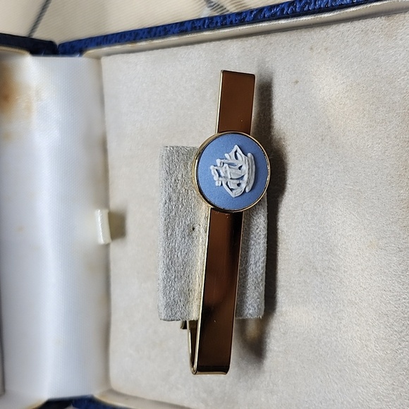 Wedgwood clip-on tie 👔 - Picture 2 of 6